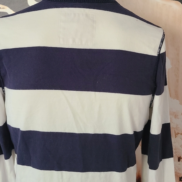 Hollister shirt - Picture 4 of 4